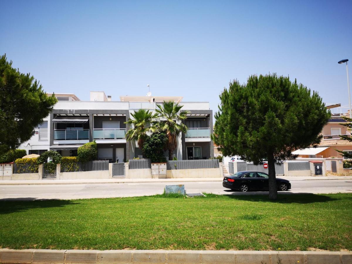 Bungalow En Punta Prima 2 Dormitorios Y Piscina Torrevieja Eksteriør bilde