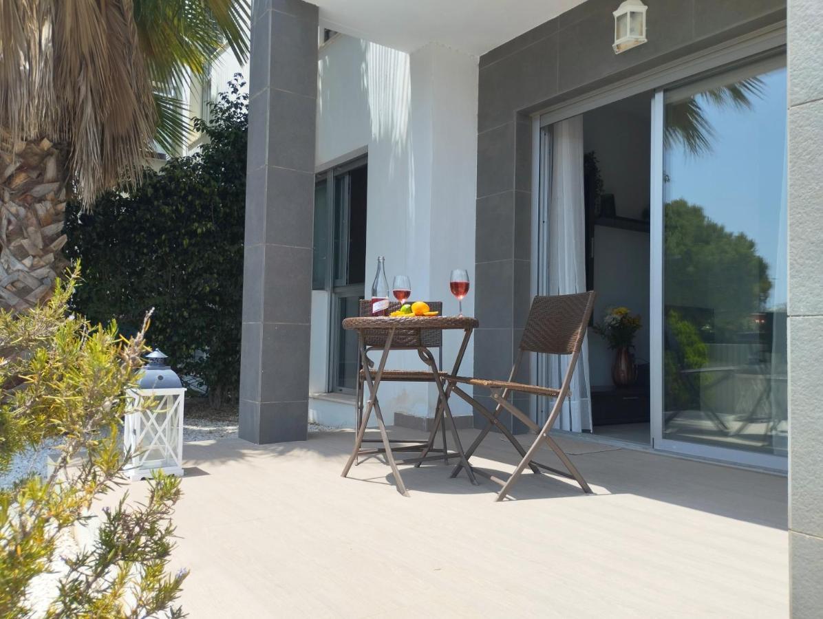 Bungalow En Punta Prima 2 Dormitorios Y Piscina Torrevieja Eksteriør bilde