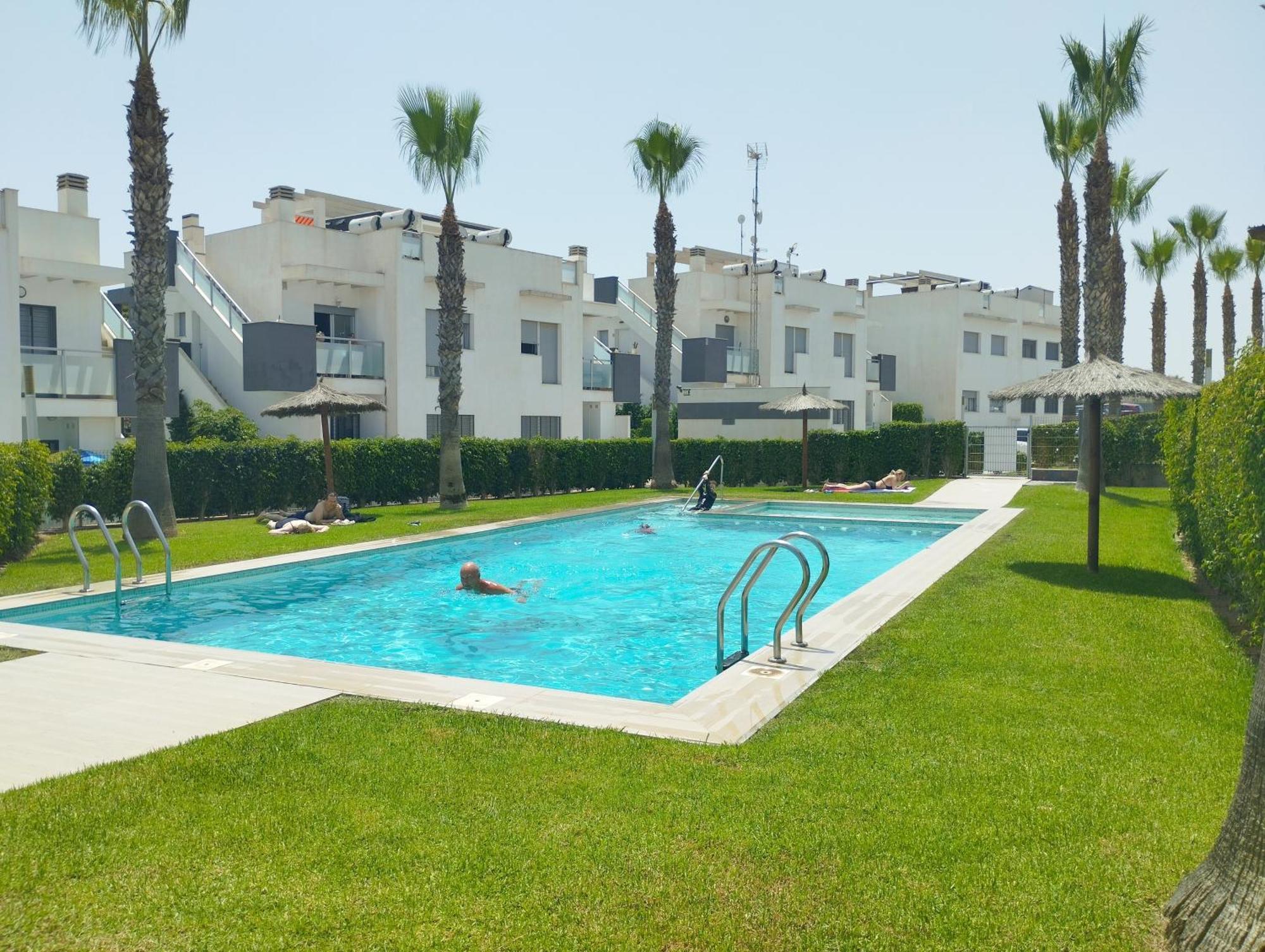 Bungalow En Punta Prima 2 Dormitorios Y Piscina Torrevieja Eksteriør bilde